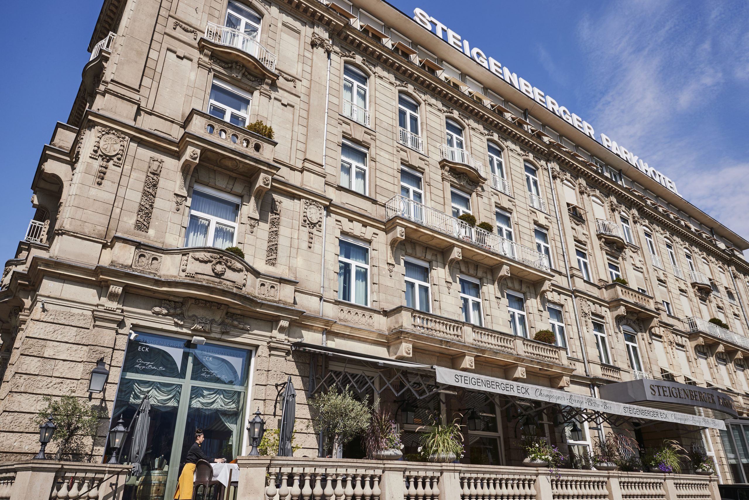 WELCOME TO THE 5-STAR STEIGENBERGER PARKHOTEL DÜSSELDORF/ GERMANY