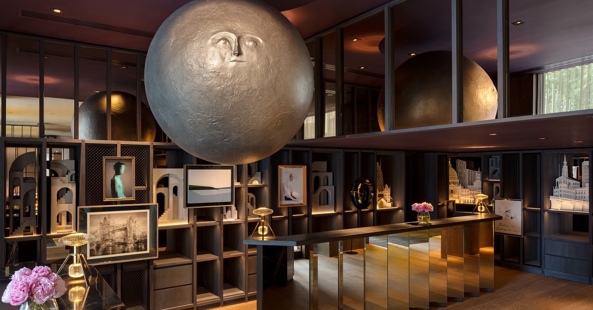 Earn 15% Commission at The Londoner Through the New Year!