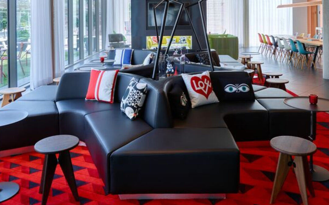 Vive les fluffy pillows at citizenM Paris La Defense hotel