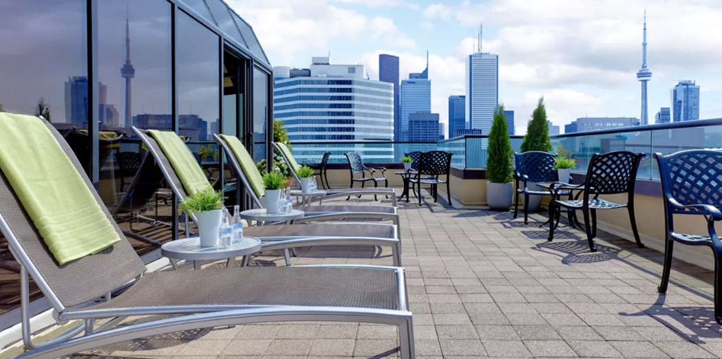 Comfortable Accommodation and Essential Amenities in Downtown Toronto